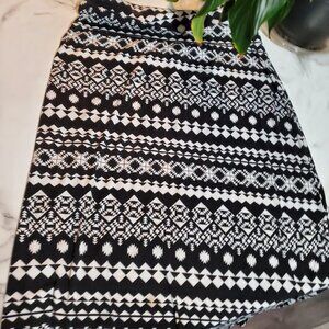 Deb Black & White Print Maxi Skirt size 2X